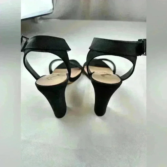 Nina Samiya Sandles w/Black Rhinestones (Size 8.5) - Picture 7 of 10